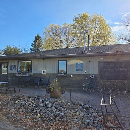 Highlands Four Season Resort Calabogie 외부 사진