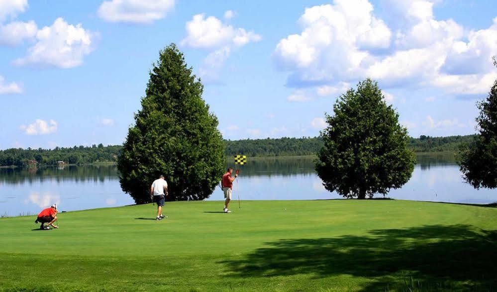 Highlands Four Season Resort Calabogie 외부 사진